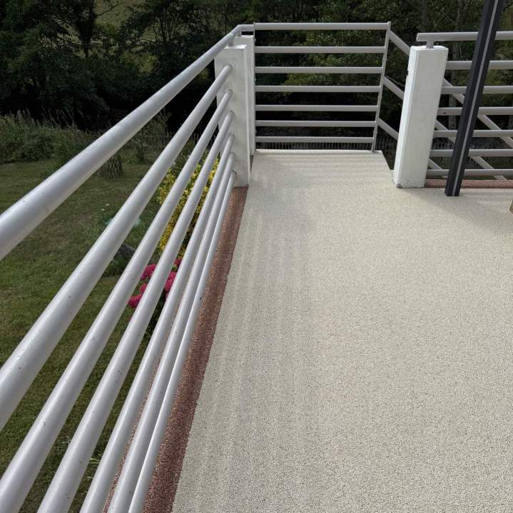 terrasse en revêtement en résine